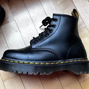 Dr. Martens 101 Bex US6–includes cleaning balsam